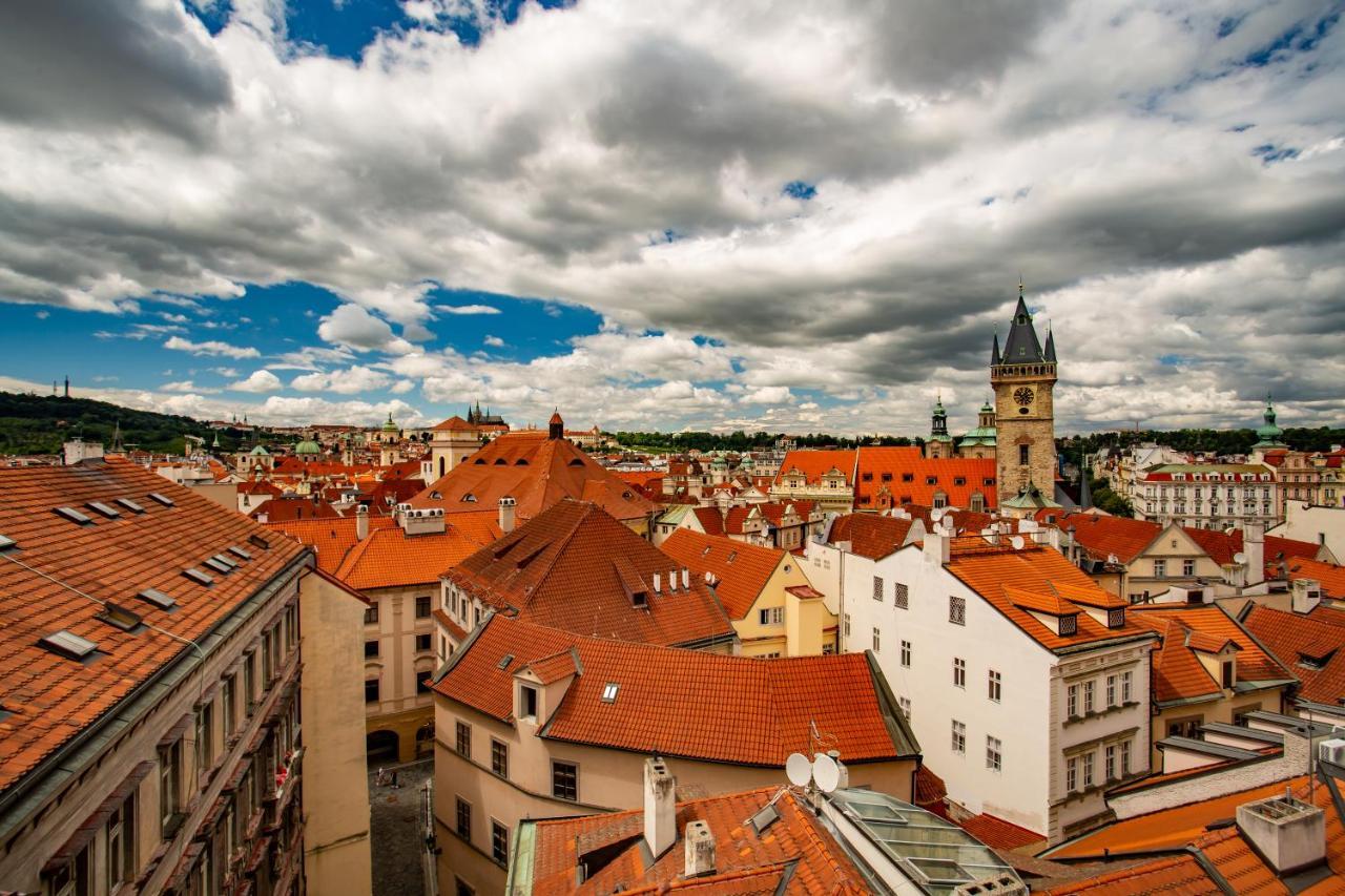 Attic Apartment Old Town View