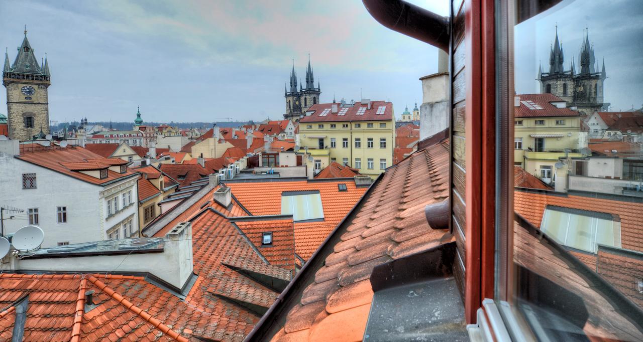 Attic Apartment Old Town View