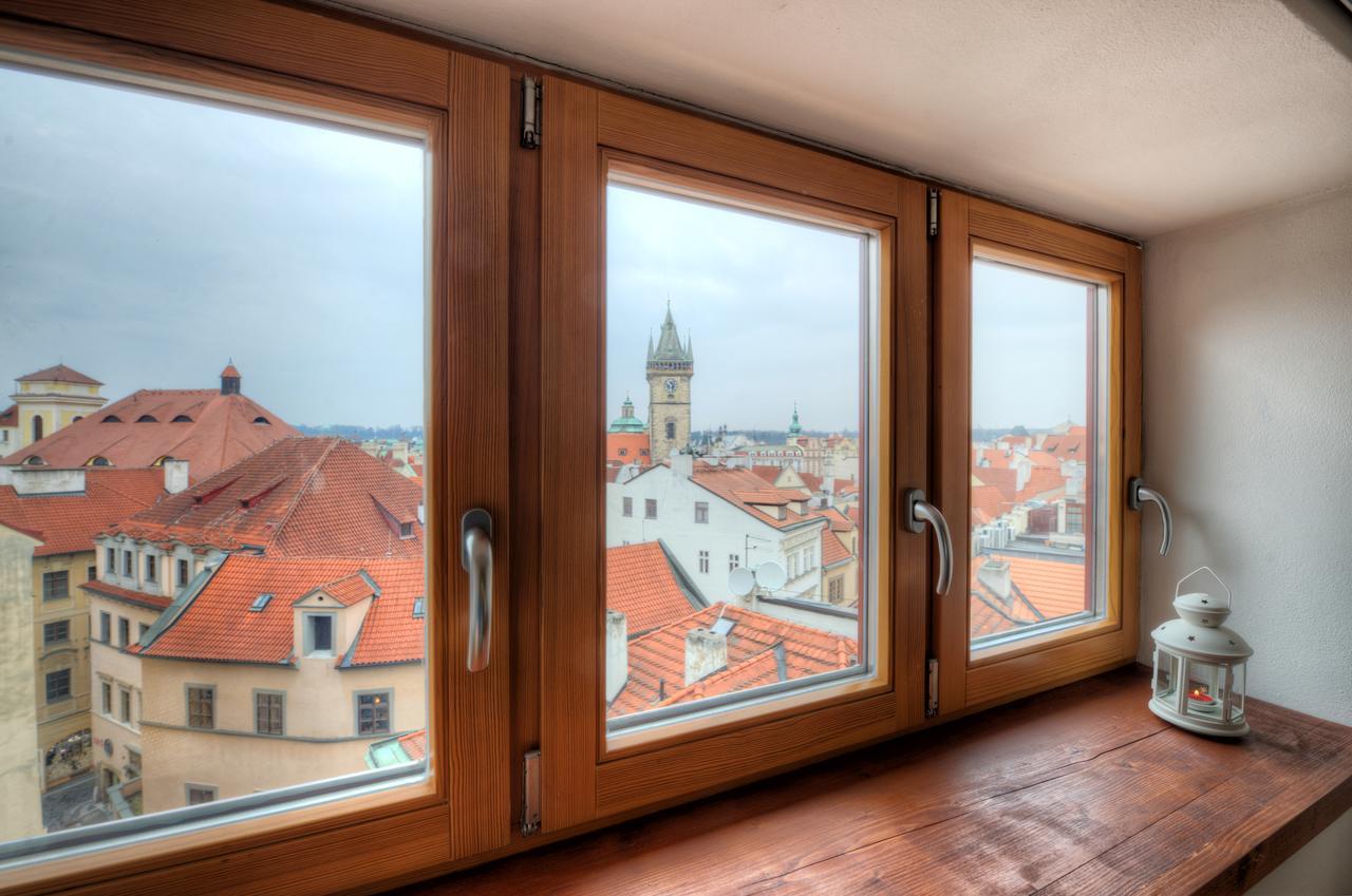 Attic Apartment Old Town View